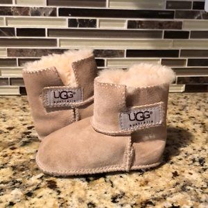 Size S Baby uggs slippers